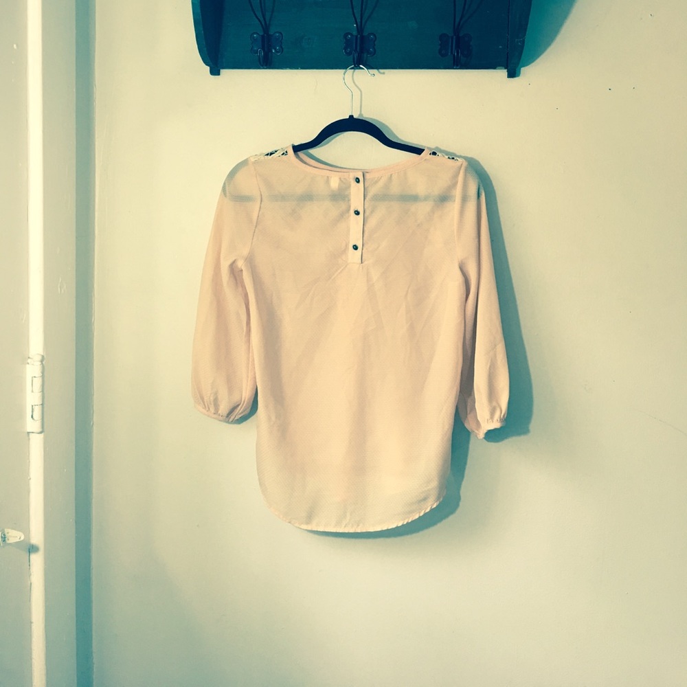 Peach Spring Blouse - Picture 3 of 3