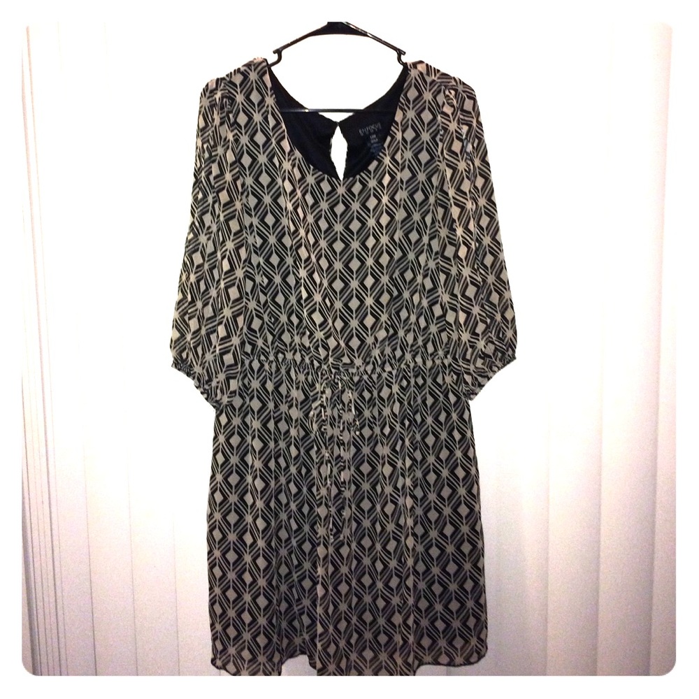 Very flattering mini dress with A-line