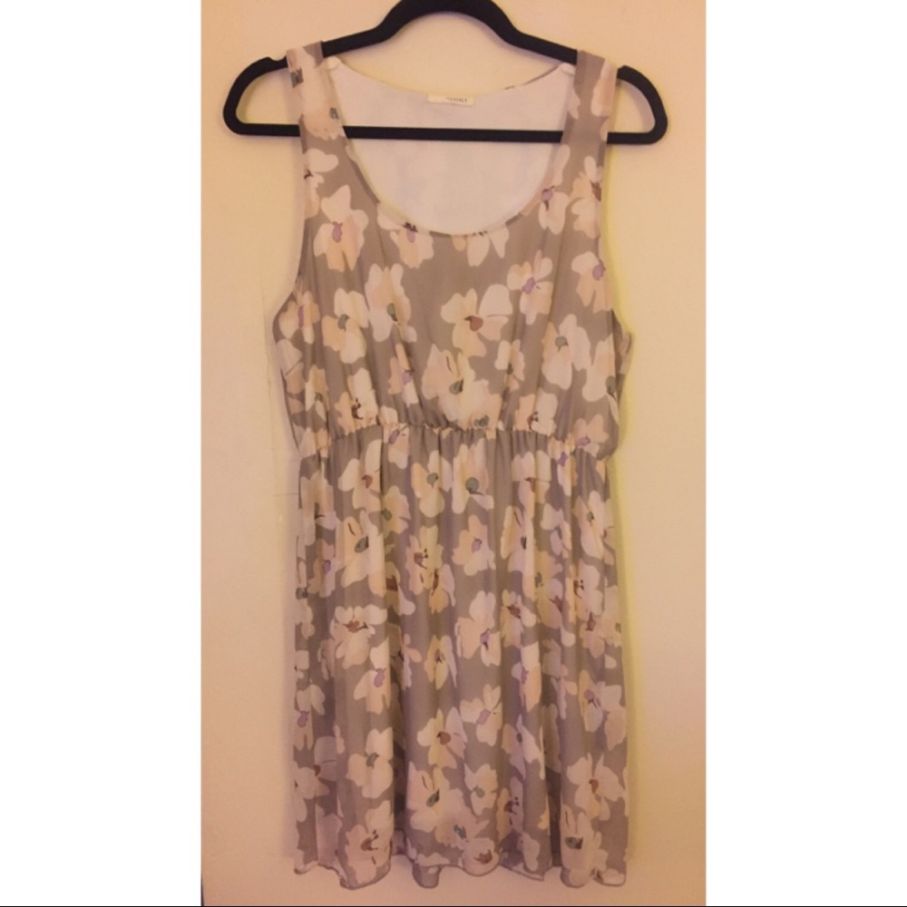 Everly Floral Spring Dress Ruffled Back