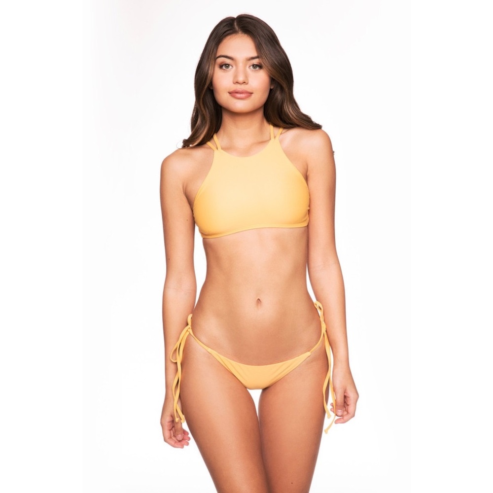 ✨NWT Frankie's Bikinis Marley Top✨