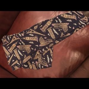 Lularoe Landmark! HTF NWT (Eiffel Tower)