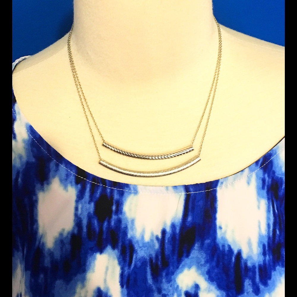 NWT ~ Classy Silver Tone Bar Necklace