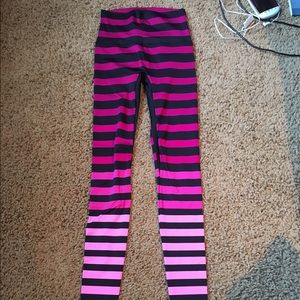 K Deer Laura Stripe leggings sz M