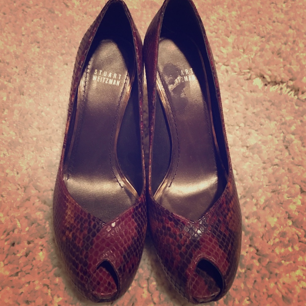 Stuart weitzman peep toe platform pumps