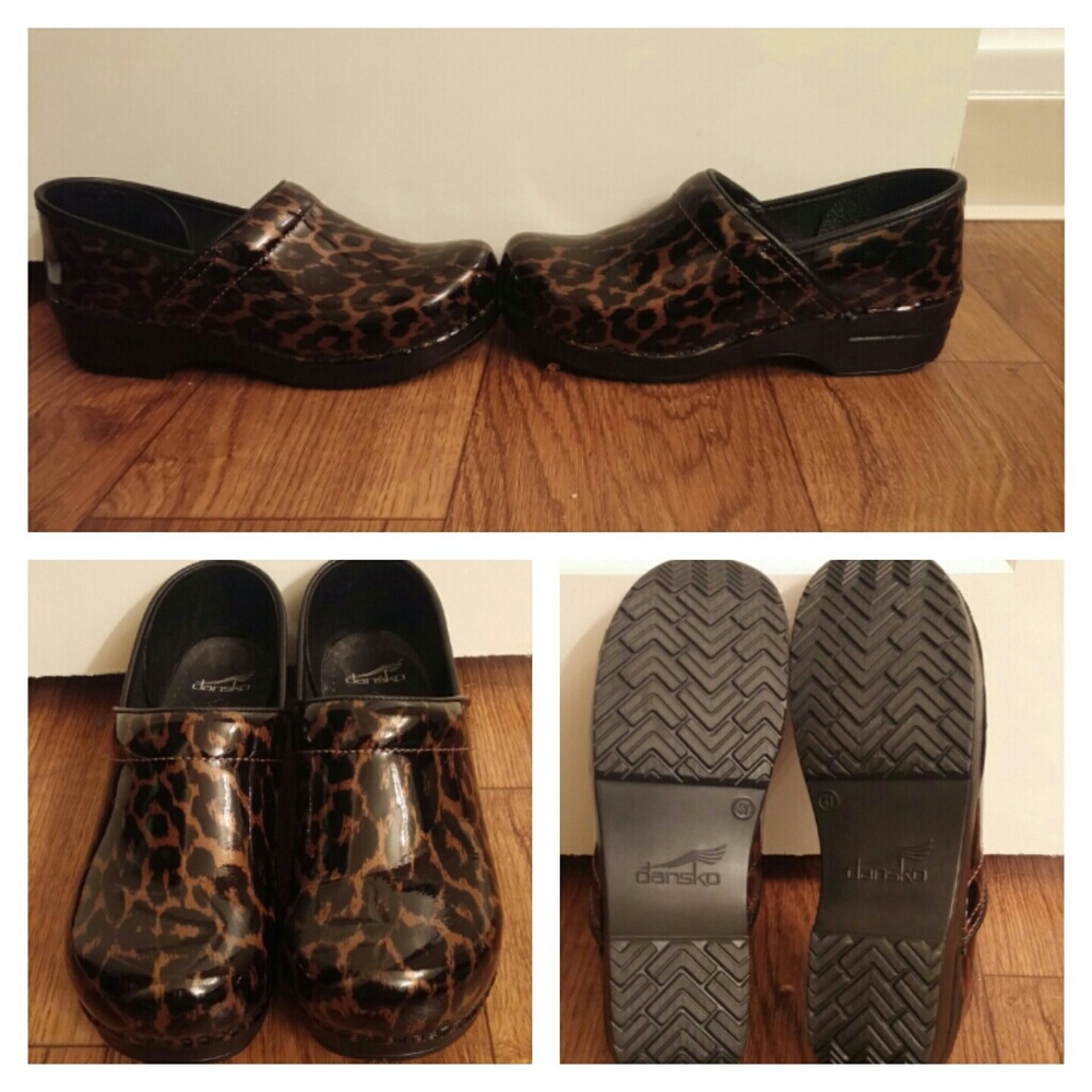 Like New Dansko Work Clogs