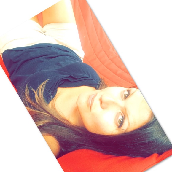 Meet your Posher, Jessica - Picture 2 of 3