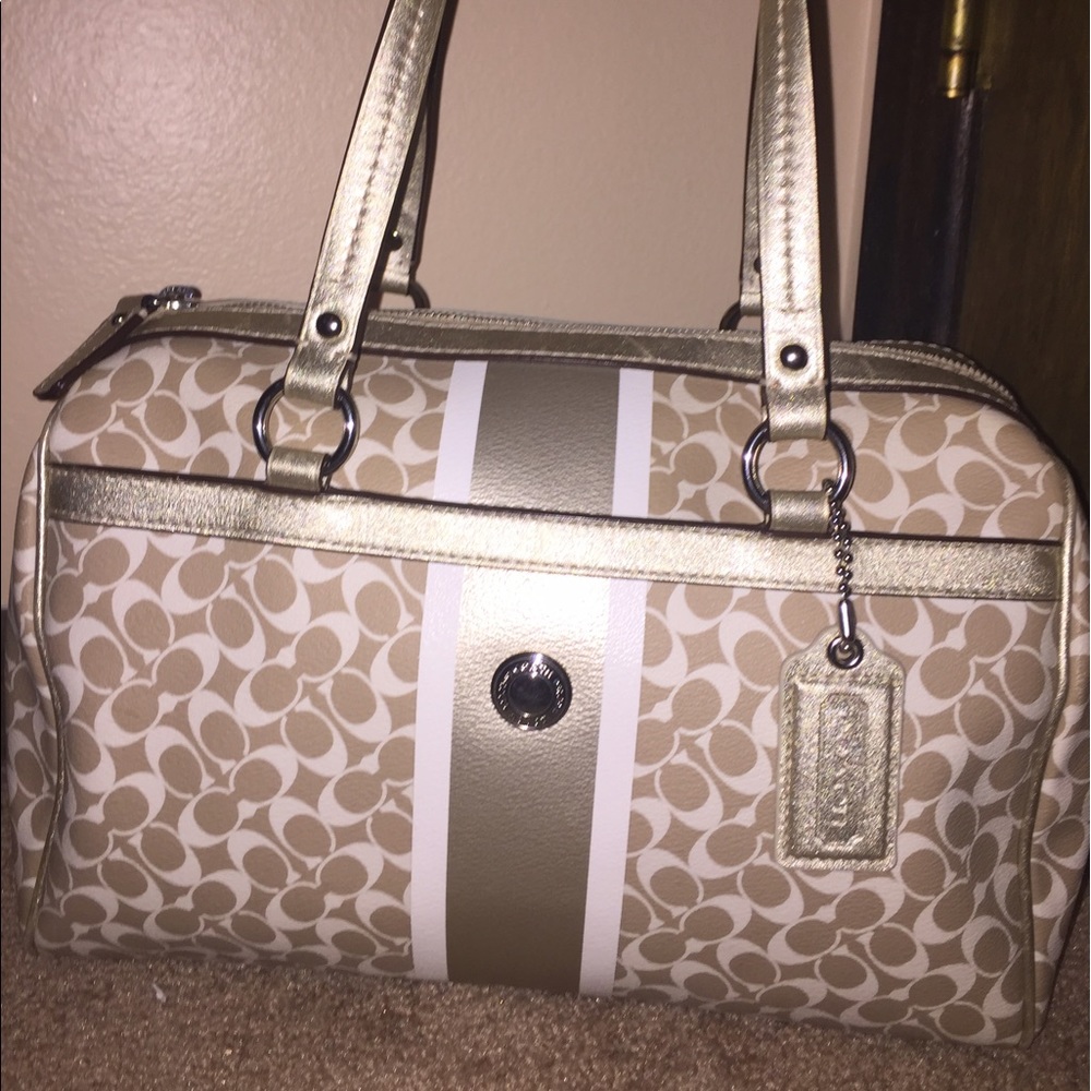 Coach bag- Great conditions!