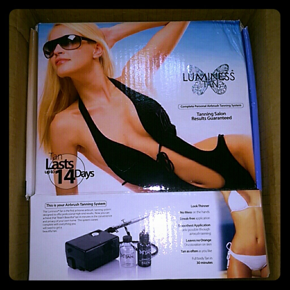 MAKE A OFFER  Luminess airbrush tanning system.