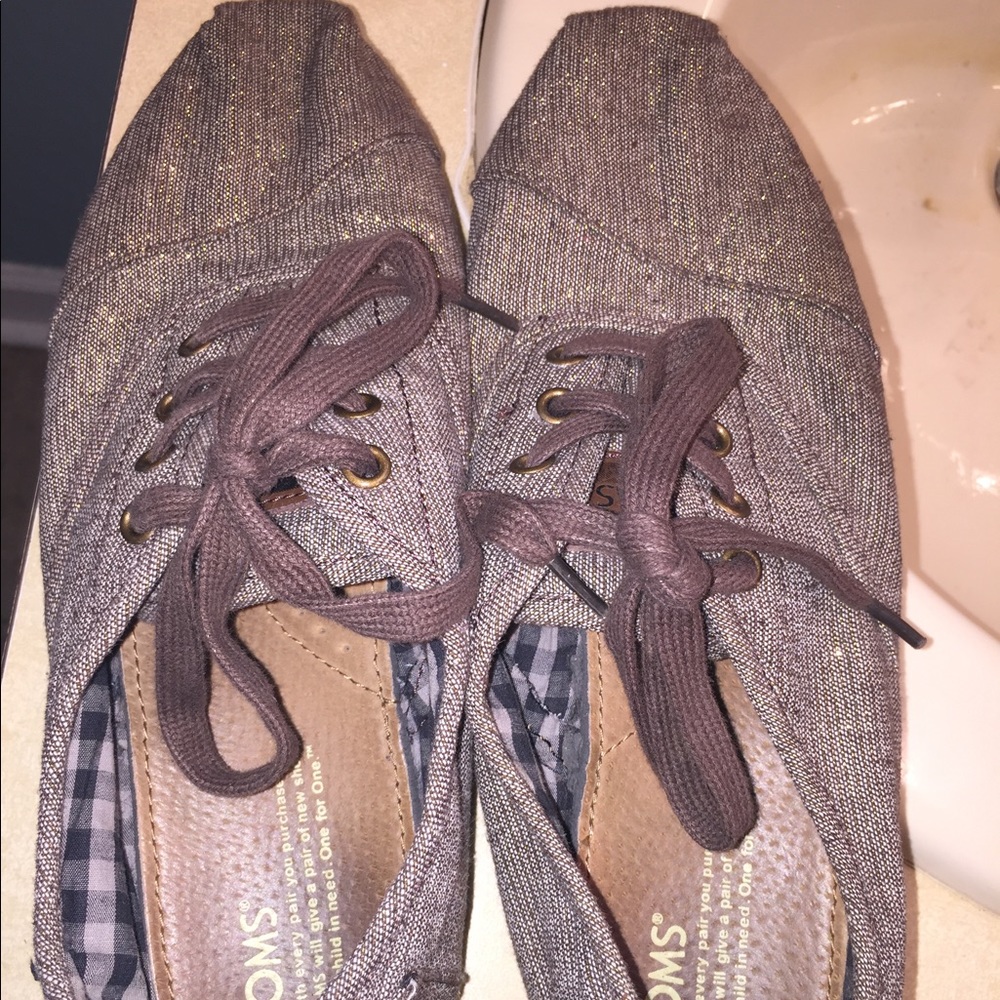 TOMS Lace up shoes