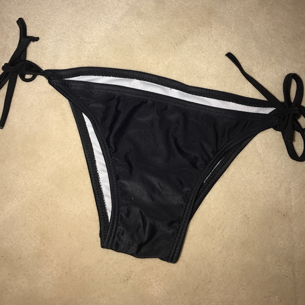 Bikini bottoms