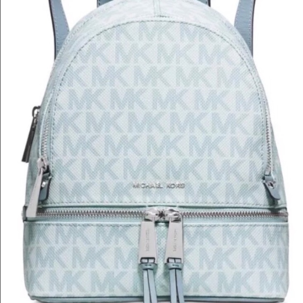 -----SOLD------Micheal Kors Rhea messenger bag