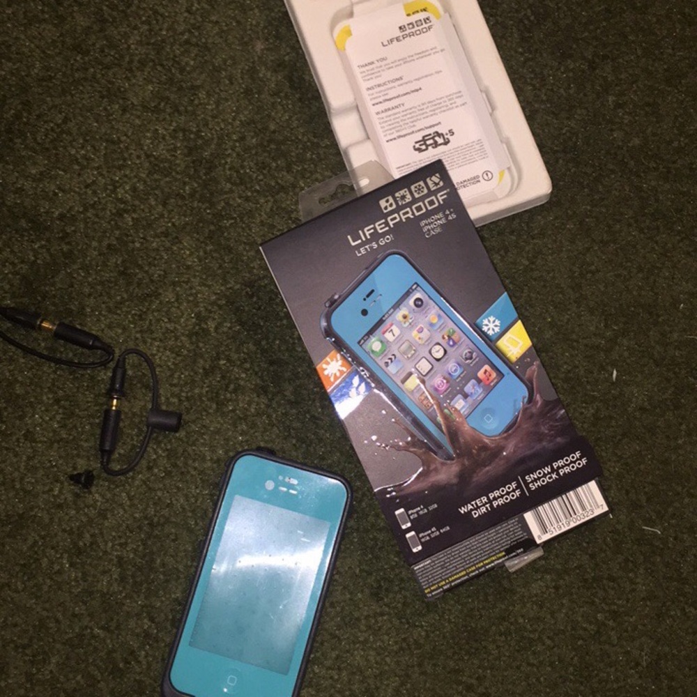 iPhone 4 turquoise life proof case