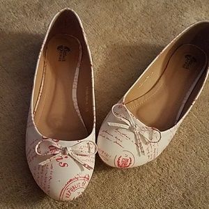 ***Final Price***Red & white flat