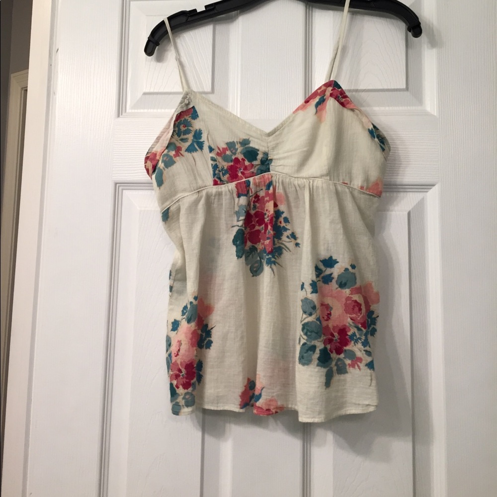 Super cute AE tank, size medium. Light and airy!