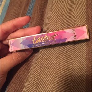 SOLD ON MERC. Limited editionTarte matte lip paint