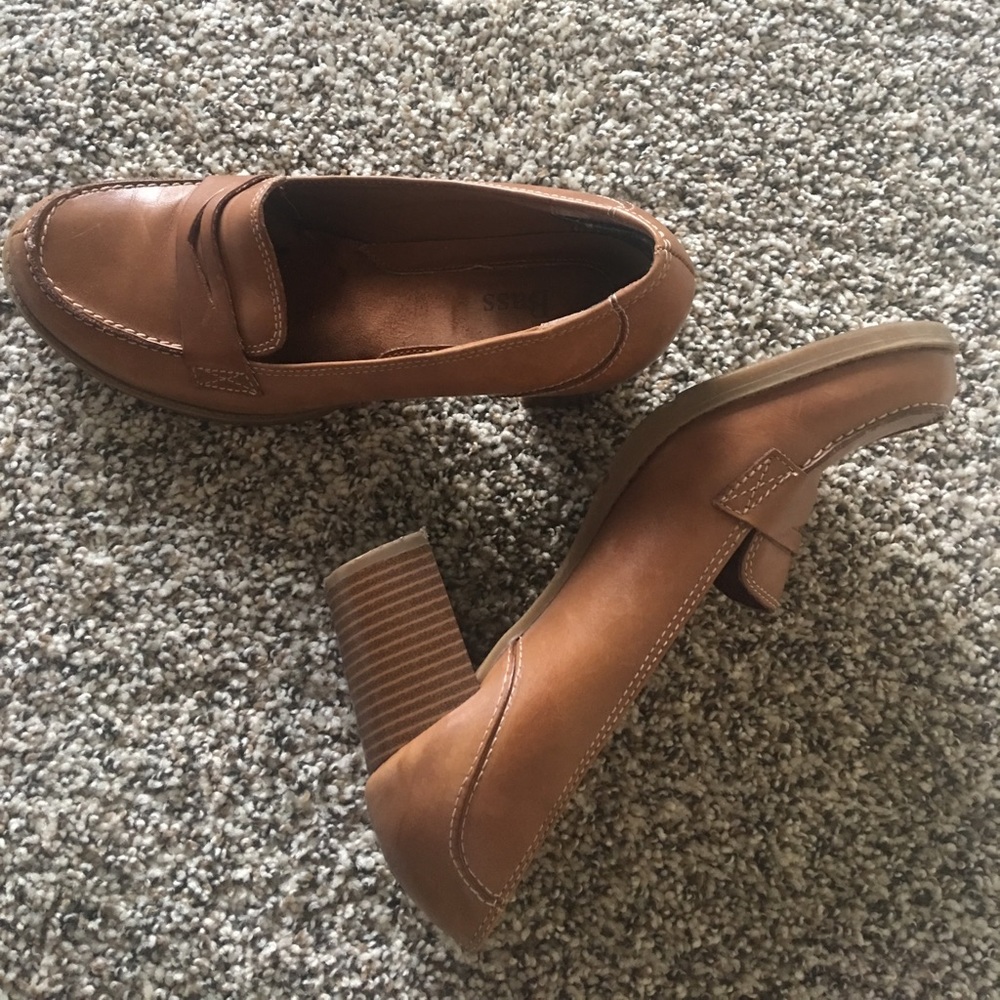 Bass med brown stacked heel loafers size 7.5
