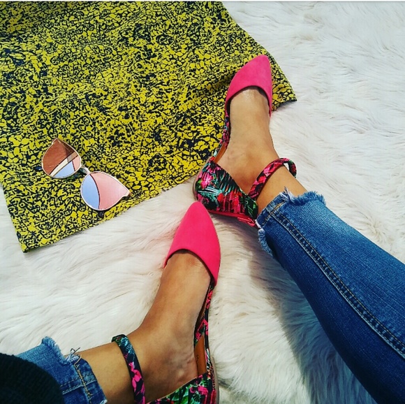 //The Safari// Hot pink D'orsay flats - Picture 3 of 4