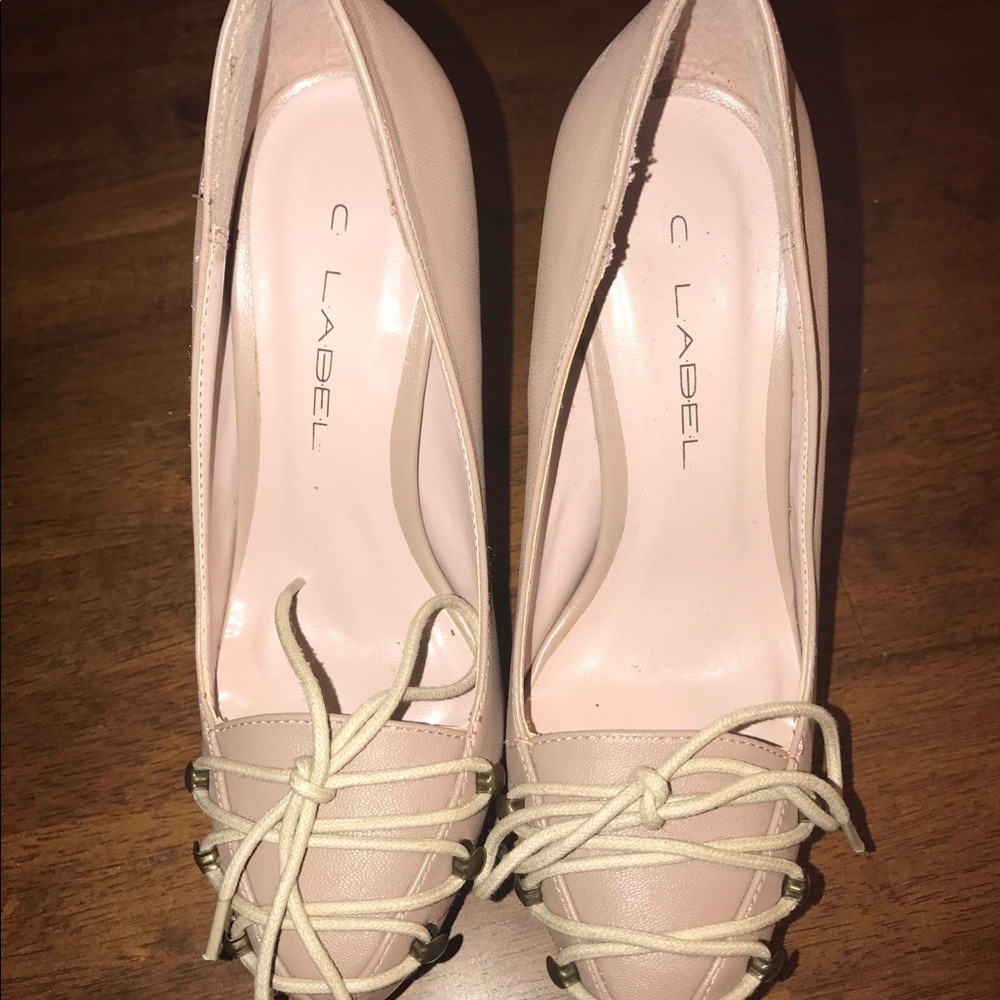 High heels - Picture 2 of 2
