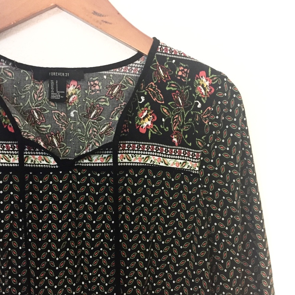 Forever 21 Black Floral Peasant Top