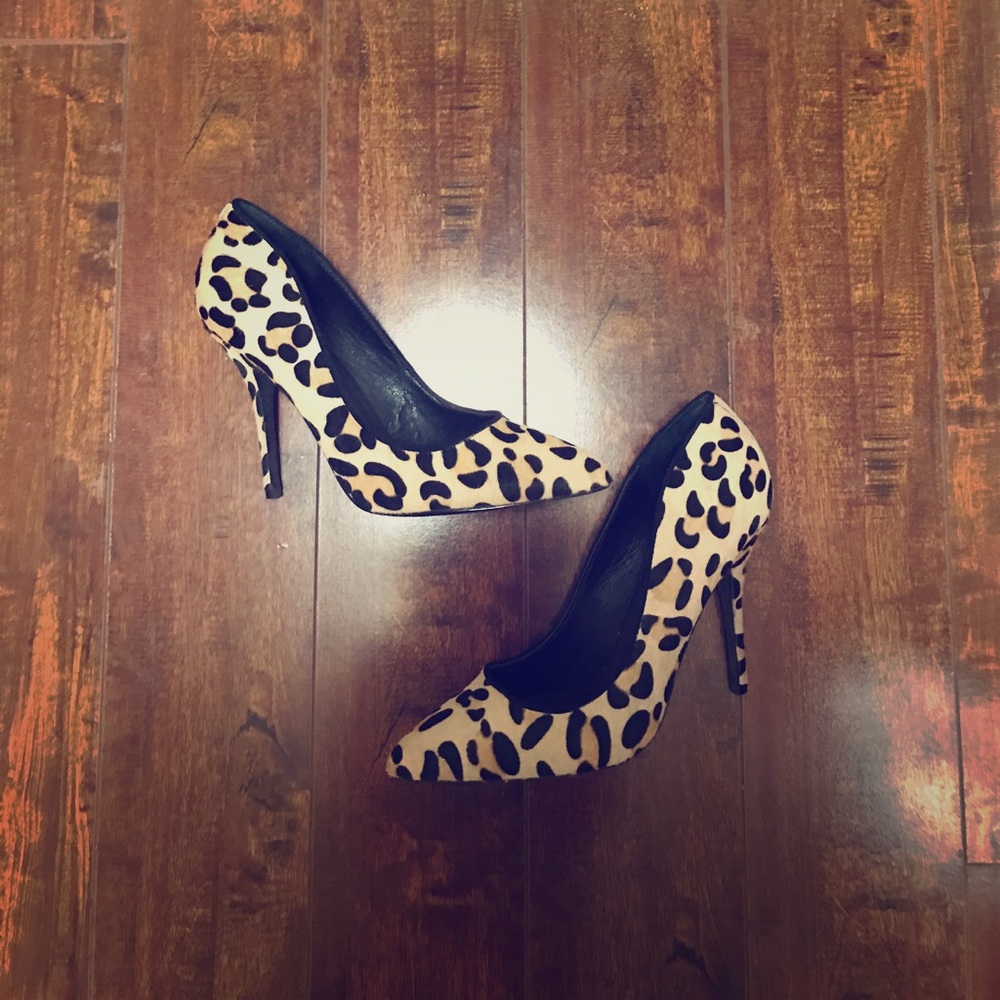 Steve Madden Leopard heels size 9.5