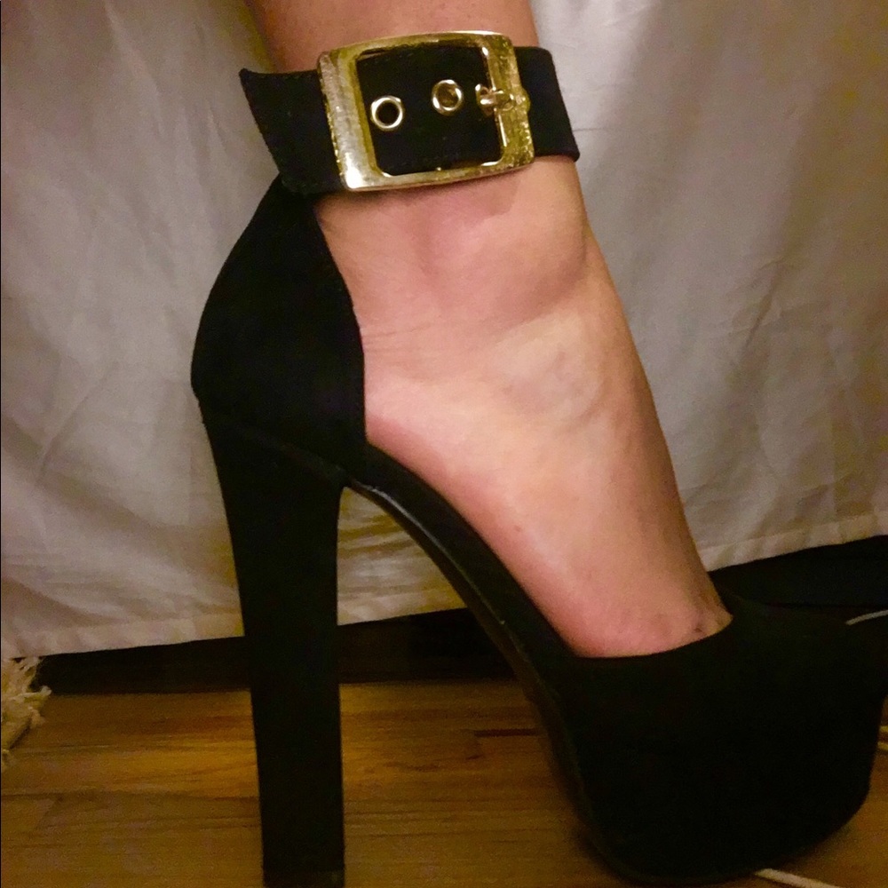 Black Aldo Heels