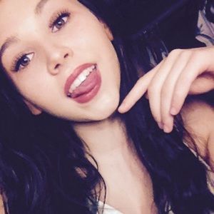 Meet your Posher, Courtney