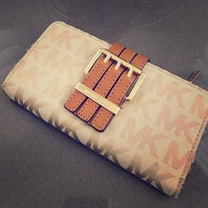 Michael Kors wallet