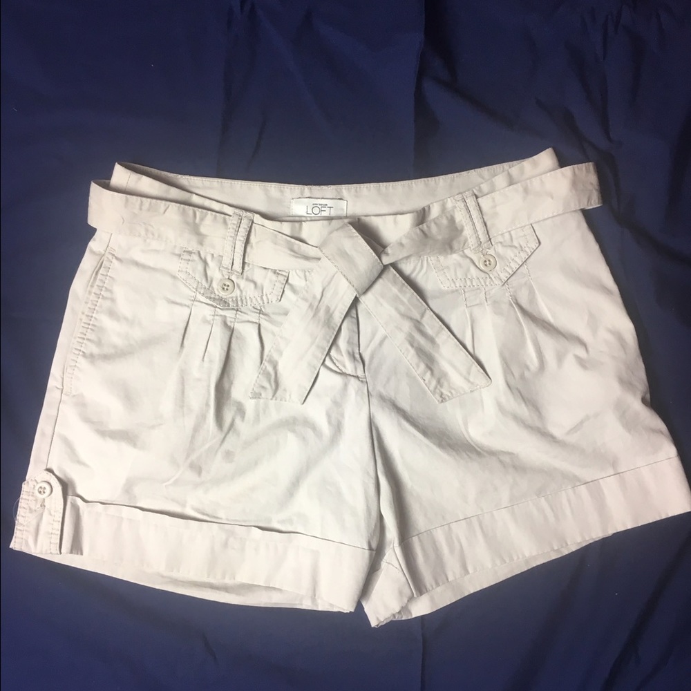 Ann Taylor Loft Shorts Khaki Chino size 4