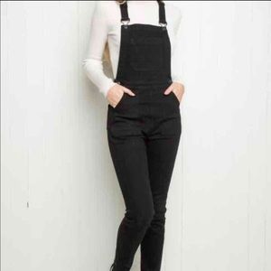 Brandy Melville Melville black overalls