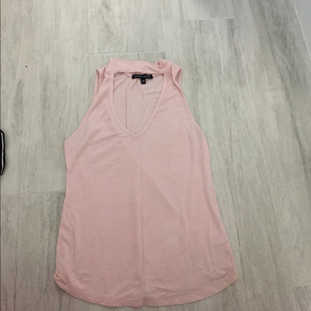 Loose Tanktop - Picture 2 of 3