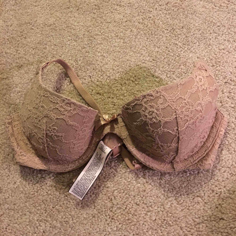 Victoria's Secret Nude Lace Bra