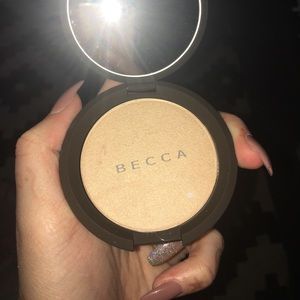 Becca Moonstone Highlighter