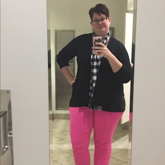 Meet your Posher, Amber - Picture 3 of 3