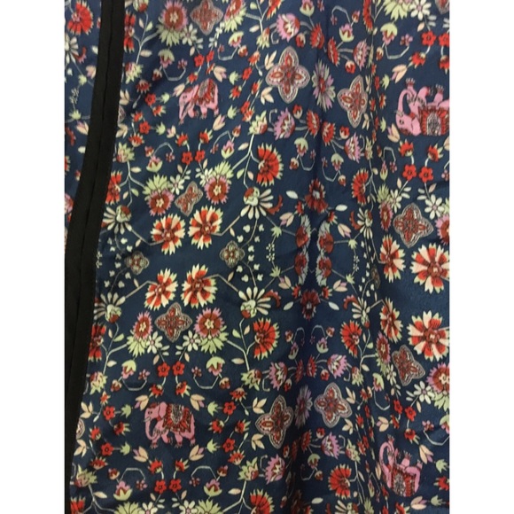 Romeo & Juliet Couture Top - Picture 2 of 5