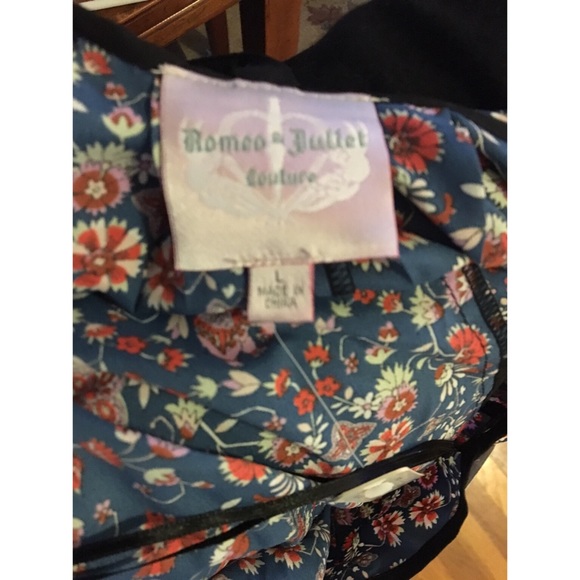 Romeo & Juliet Couture Top - Picture 4 of 5