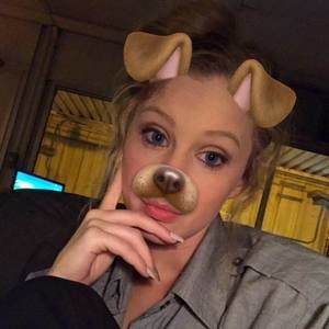 Meet your Posher, Annalisha