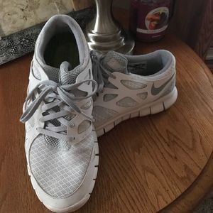 Women's athletic shoes