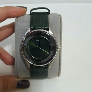 Final⬇️-NWOT MARC green watch