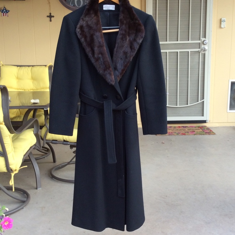 100% wool coat with mink collar