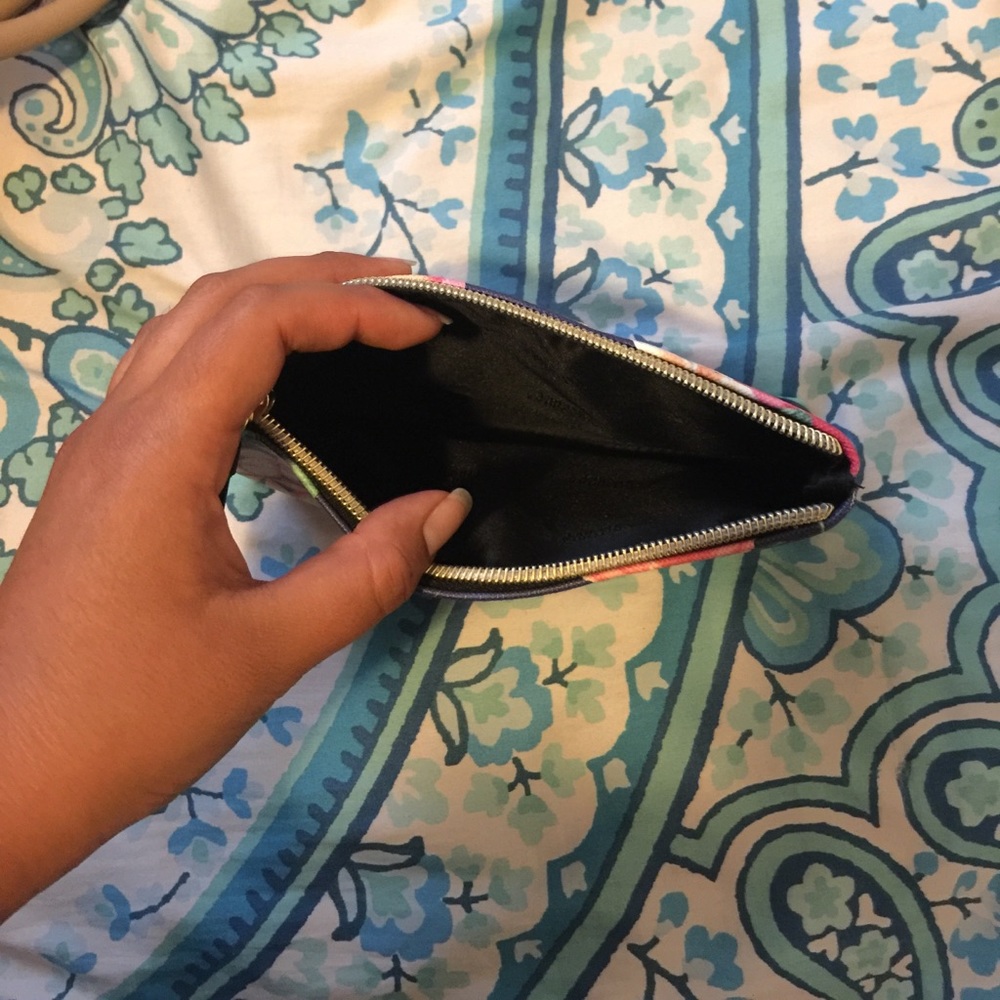Makeup Pouch - Picture 2 of 3