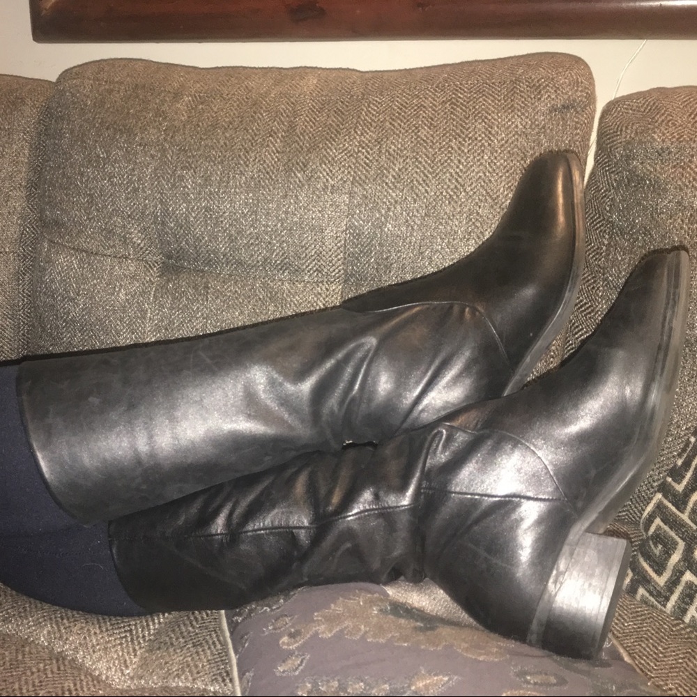 Laura Scott black leather boots
