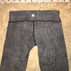 Lulu lemon black and white leggings