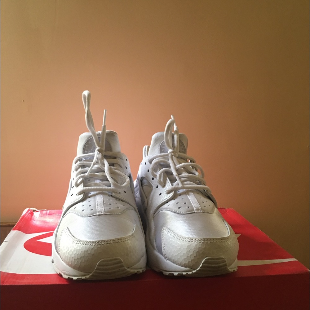 Women's white huaraches