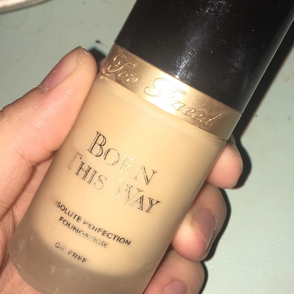 Too Faced Born this way Ivory Foundation
