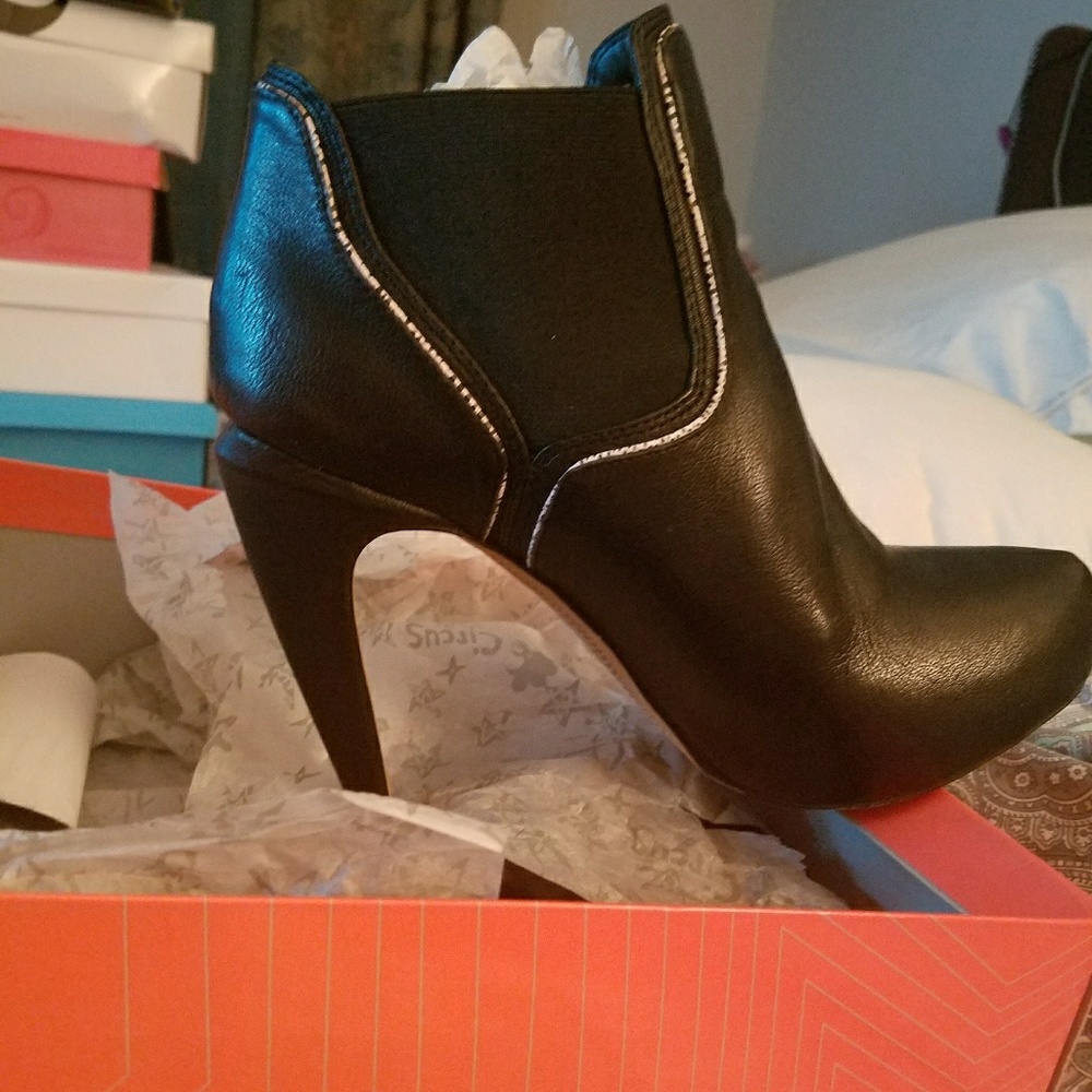 Black ankle boot