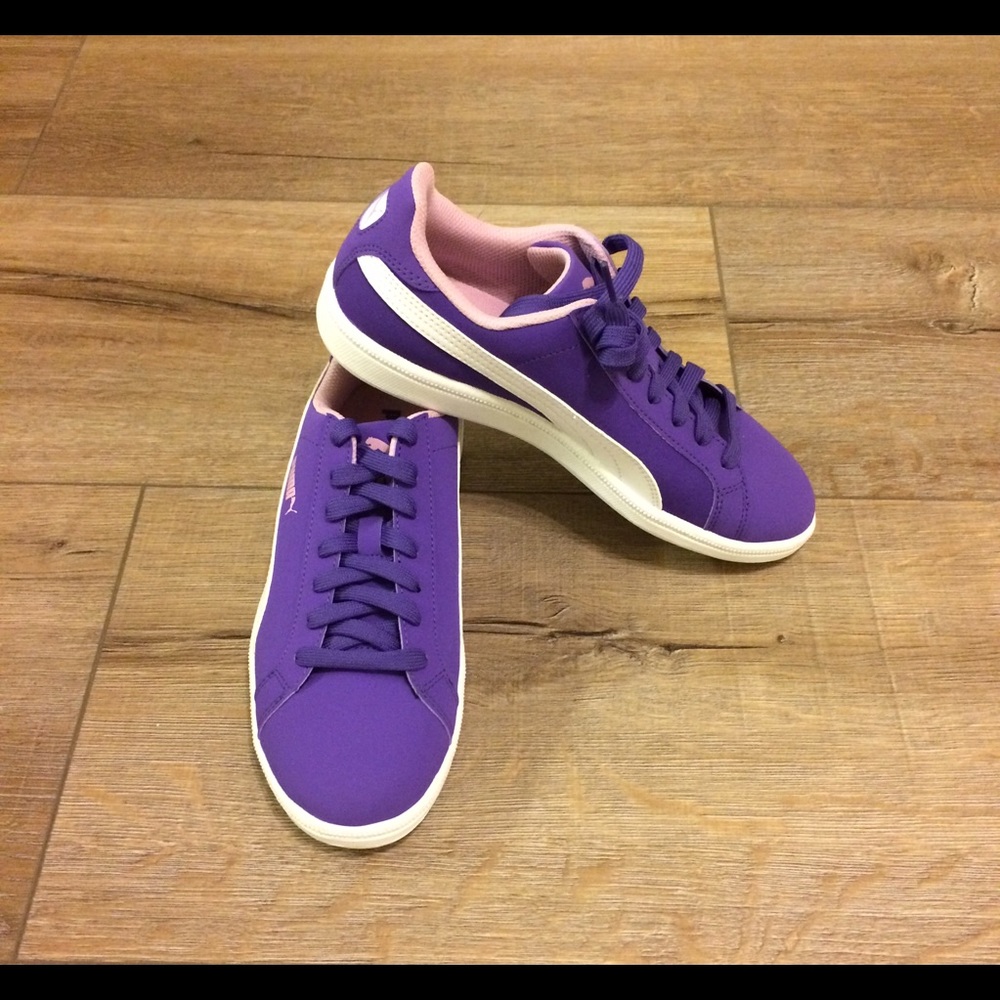 Pumas Youth Girls Purple Pink and White Size 6 1/2
