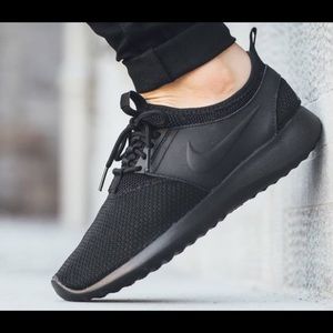 Nike Juvenate black!!