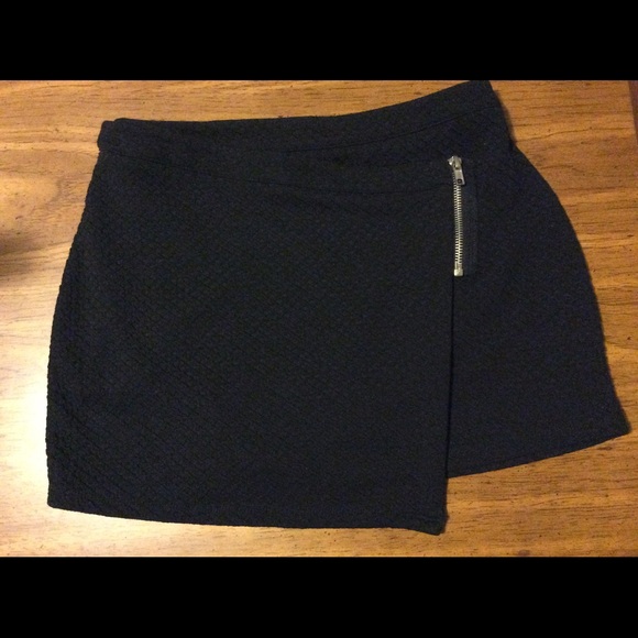 Material girl skirt with a built-in shorts - Picture 1 of 3