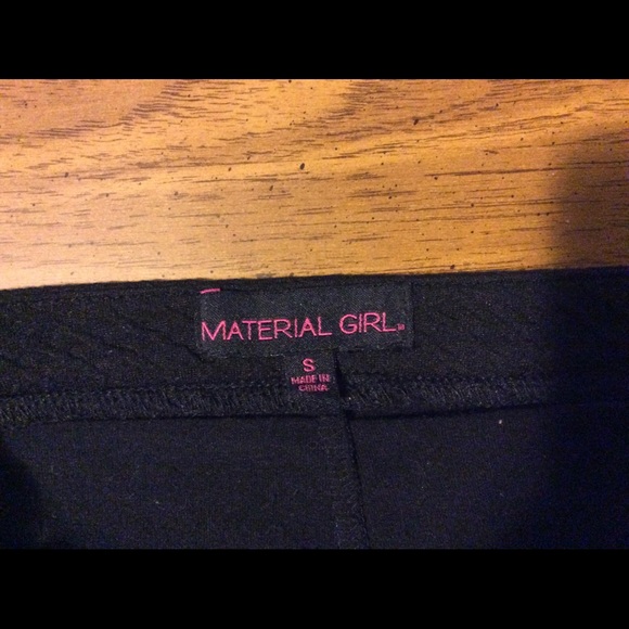Material girl skirt with a built-in shorts - Picture 3 of 3