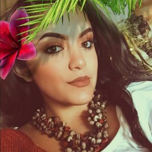 Meet your Posher, Alondra